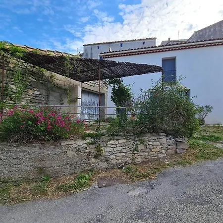 Charmante Maison De Village Nyaraló